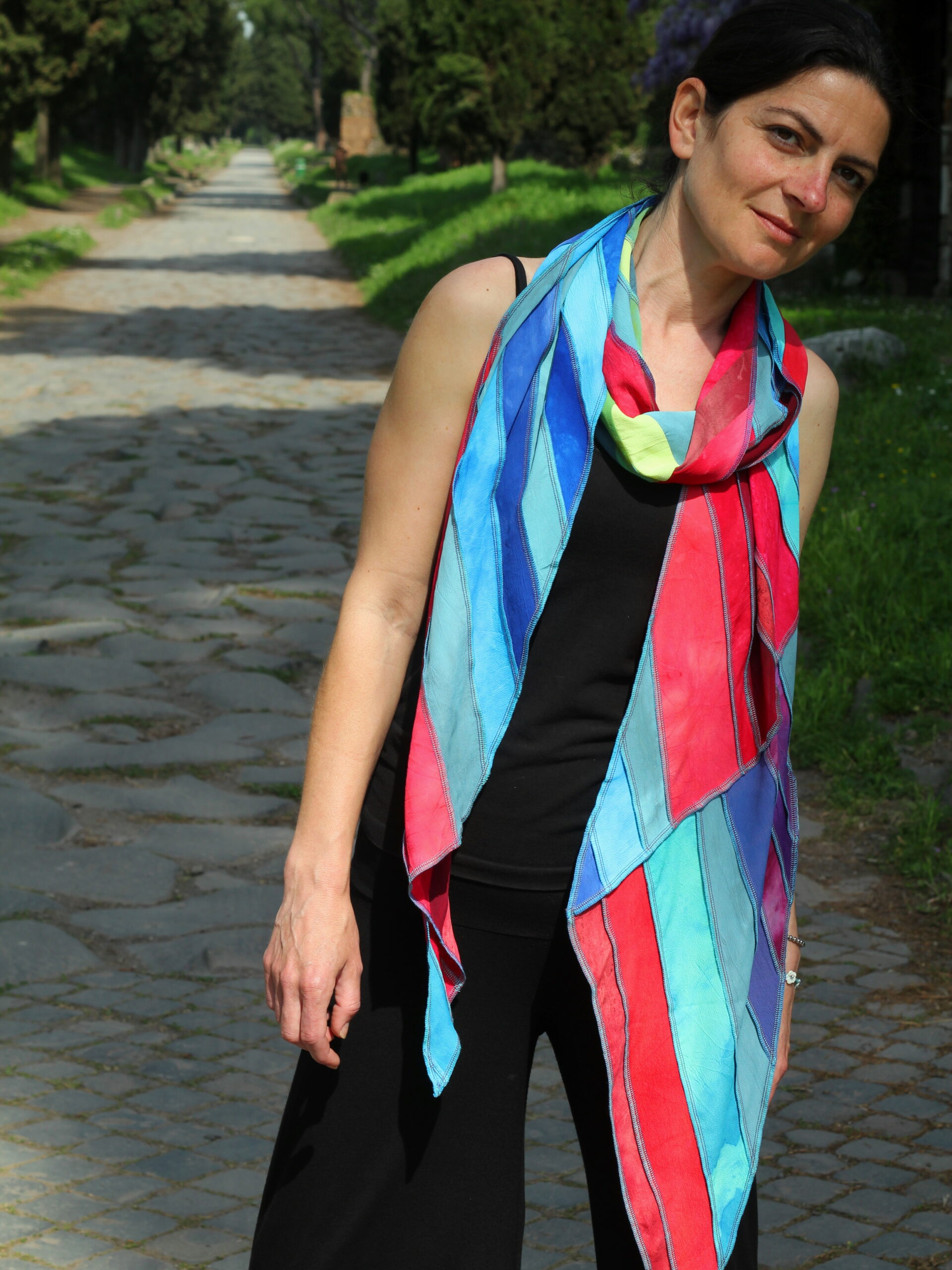 100% viscose sjaal, gemaakt van restjes stof, diagonale stroken, regenboog kleuren, handgeverfd