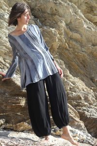 Viscose blouse, handgeverfd, diverse tinten grijs