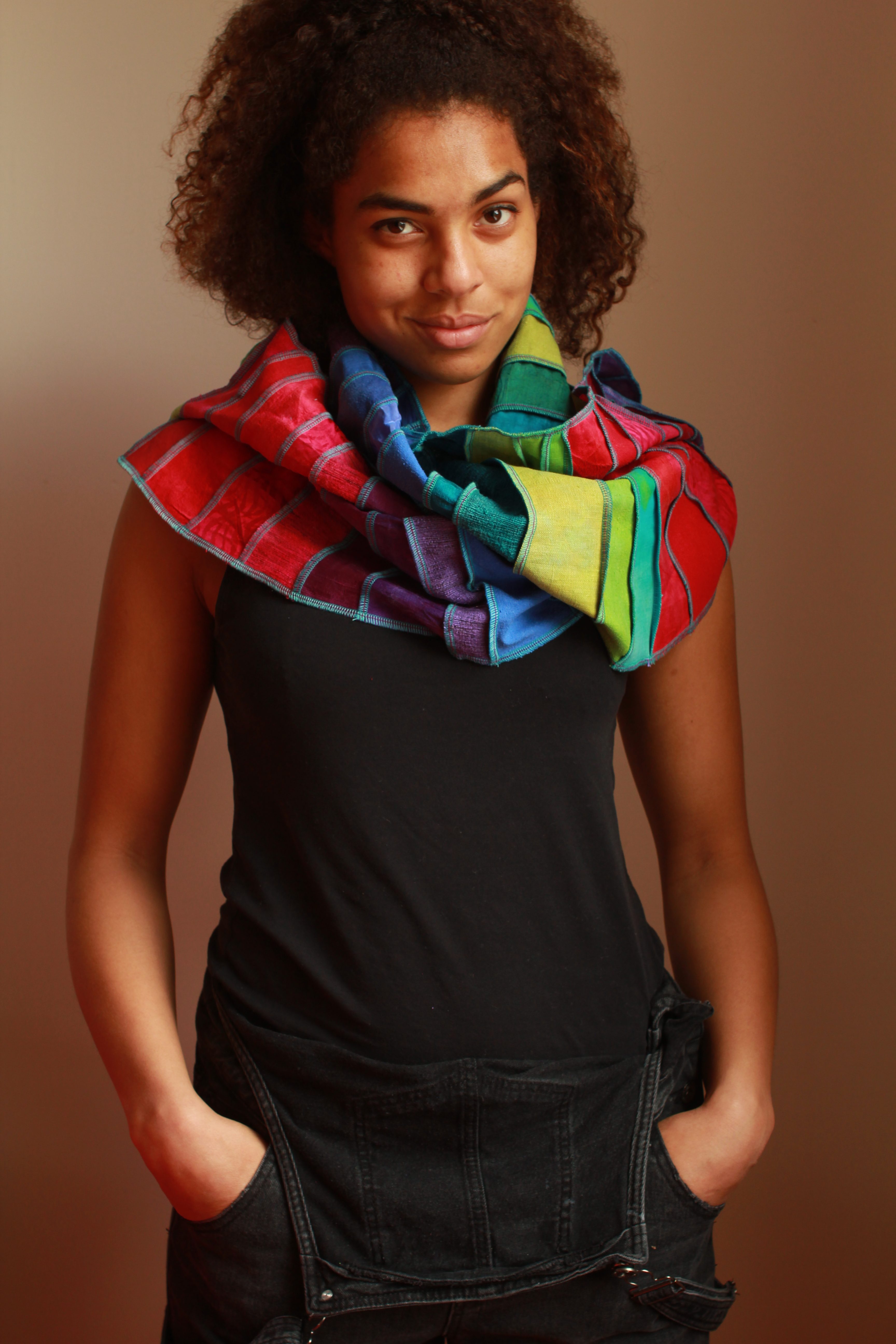 kleurrijke zijden regenboog sjaal